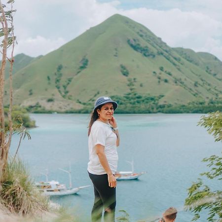 Komodoku One Love Homestay And Tour Labuan Bajo Kültér fotó