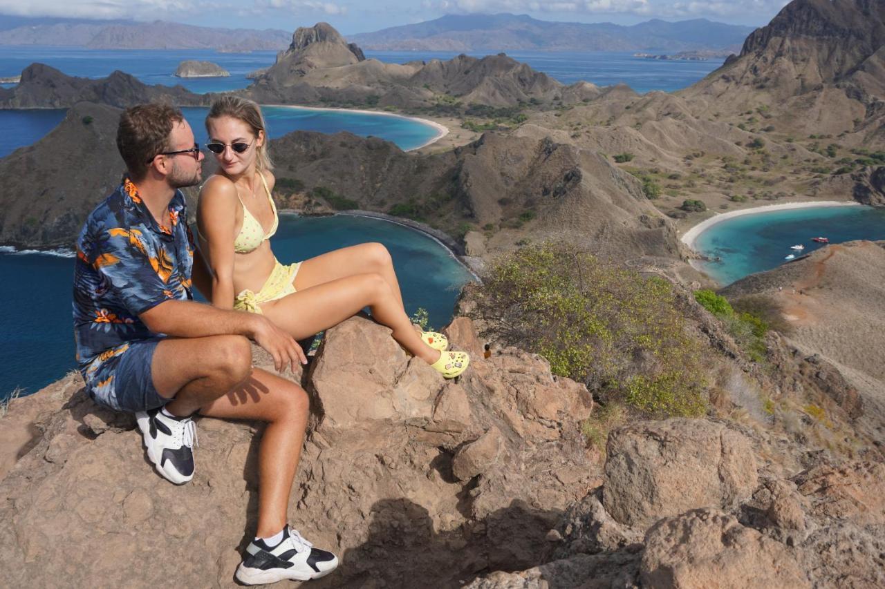 Komodoku One Love Homestay And Tour Labuan Bajo Kültér fotó