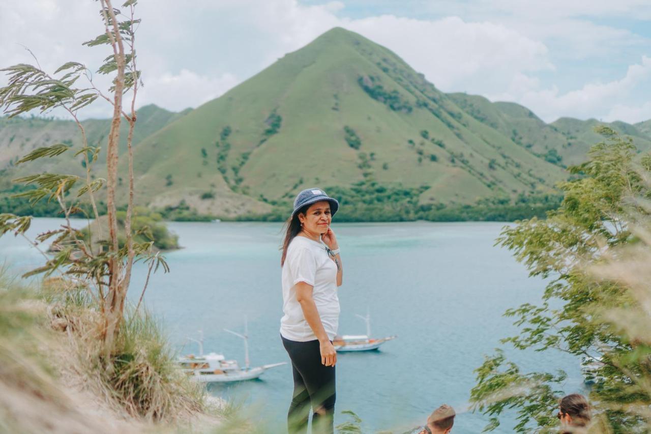 Komodoku One Love Homestay And Tour Labuan Bajo Kültér fotó