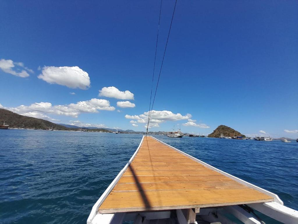 Komodoku One Love Homestay And Tour Labuan Bajo Kültér fotó