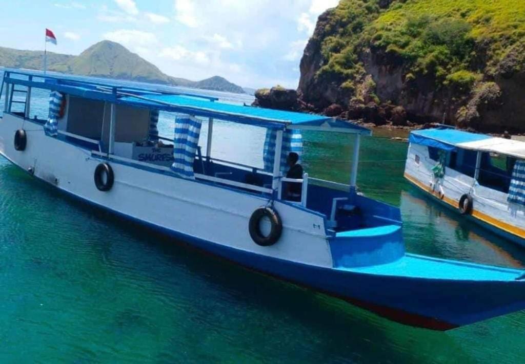Komodoku One Love Homestay And Tour Labuan Bajo Kültér fotó