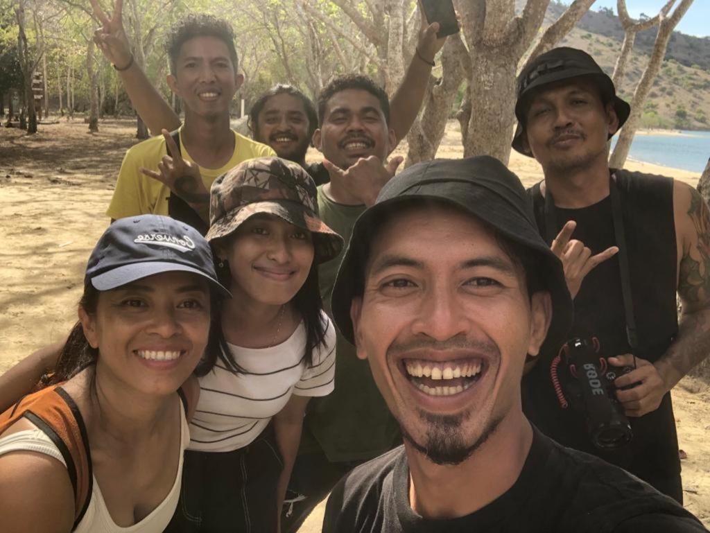 Komodoku One Love Homestay And Tour Labuan Bajo Kültér fotó