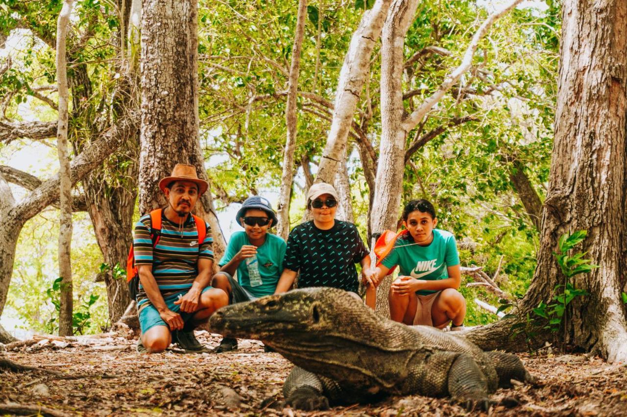Komodoku One Love Homestay And Tour Labuan Bajo Kültér fotó