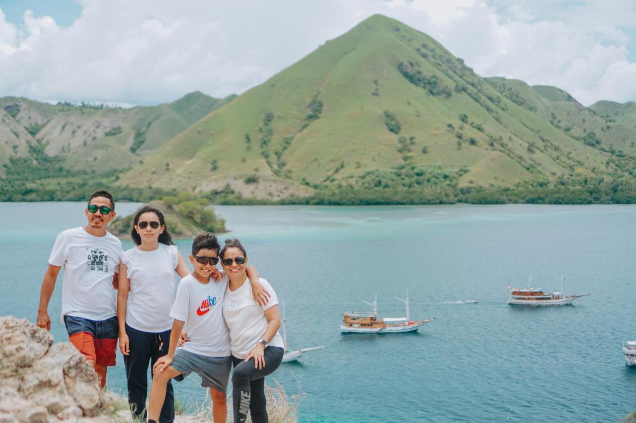 Komodoku One Love Homestay And Tour Labuan Bajo Kültér fotó