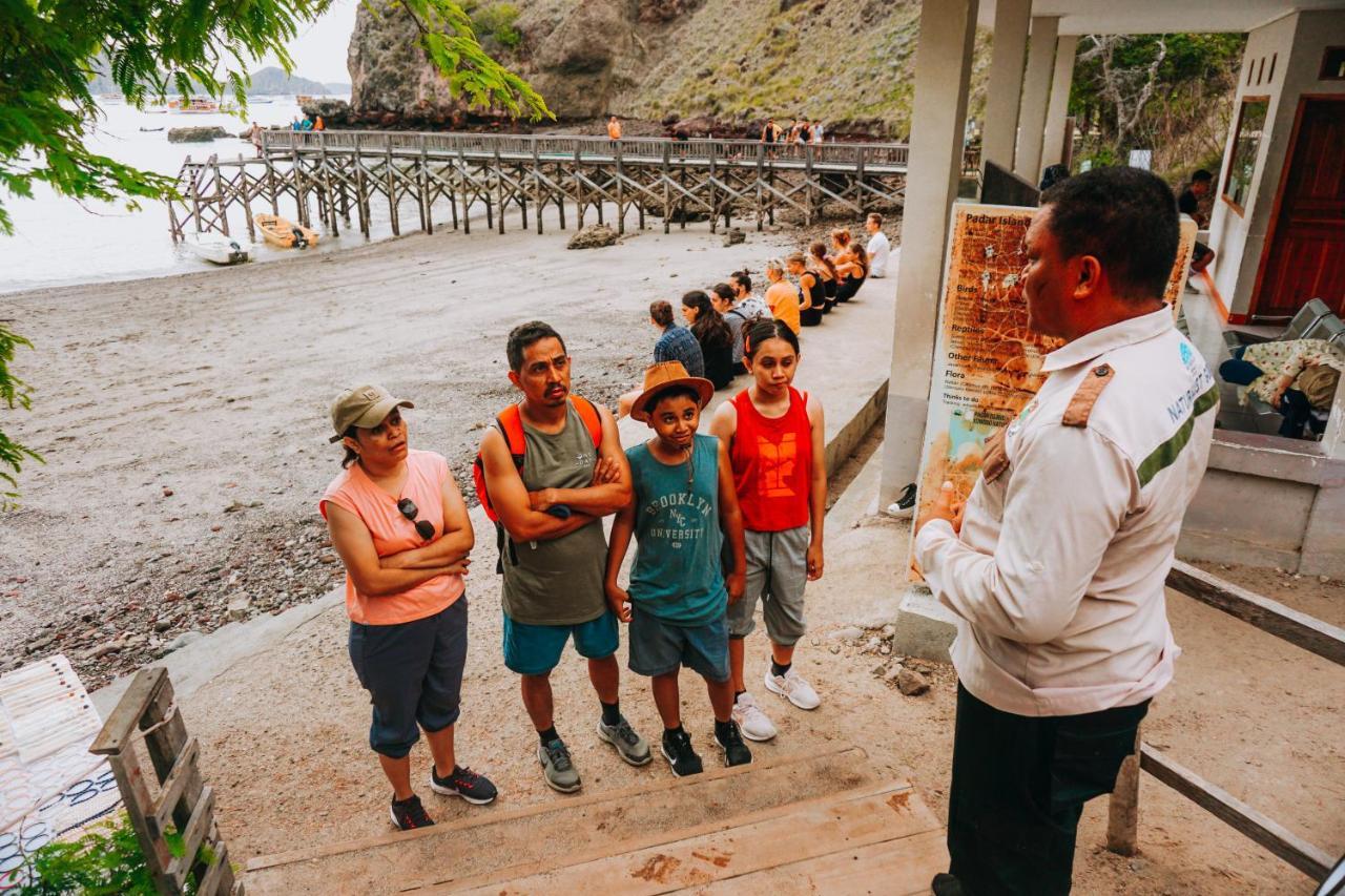 Komodoku One Love Homestay And Tour Labuan Bajo Kültér fotó