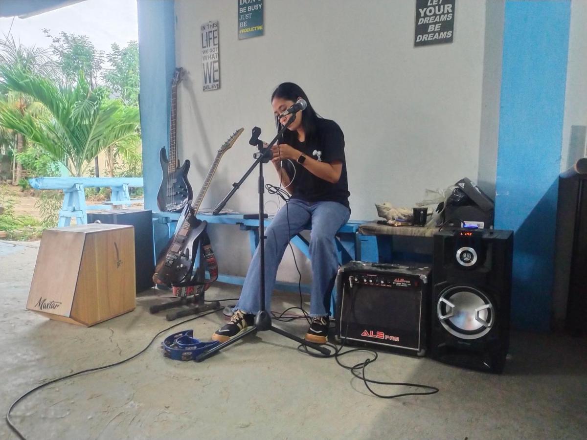 Komodoku One Love Homestay And Tour Labuan Bajo Kültér fotó