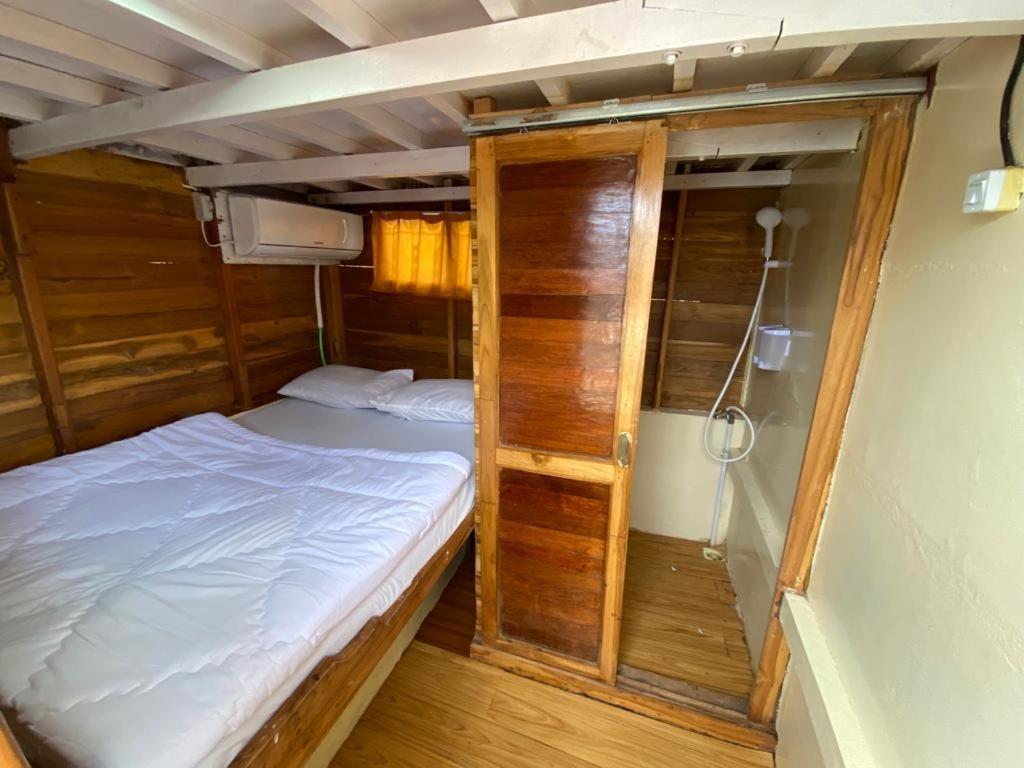Komodoku One Love Homestay And Tour Labuan Bajo Kültér fotó