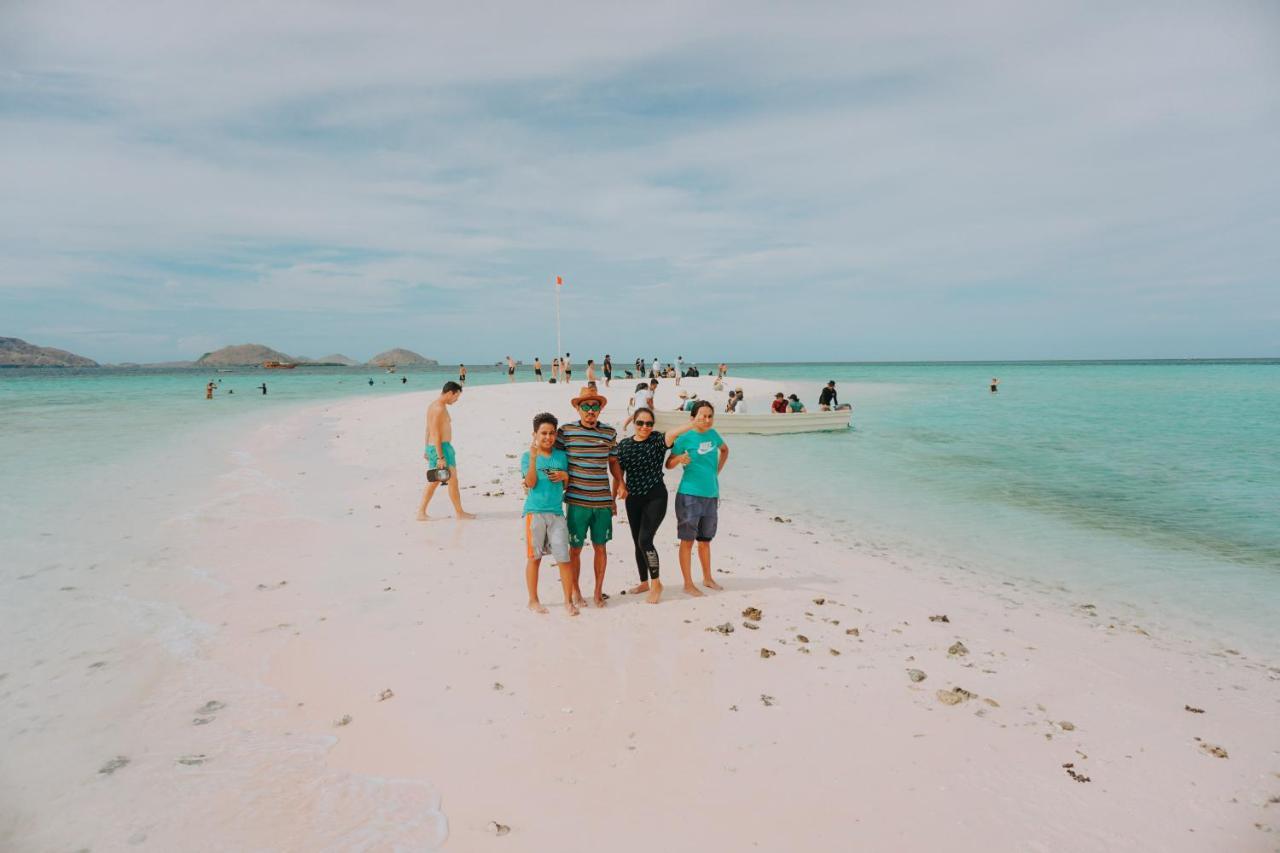 Komodoku One Love Homestay And Tour Labuan Bajo Kültér fotó