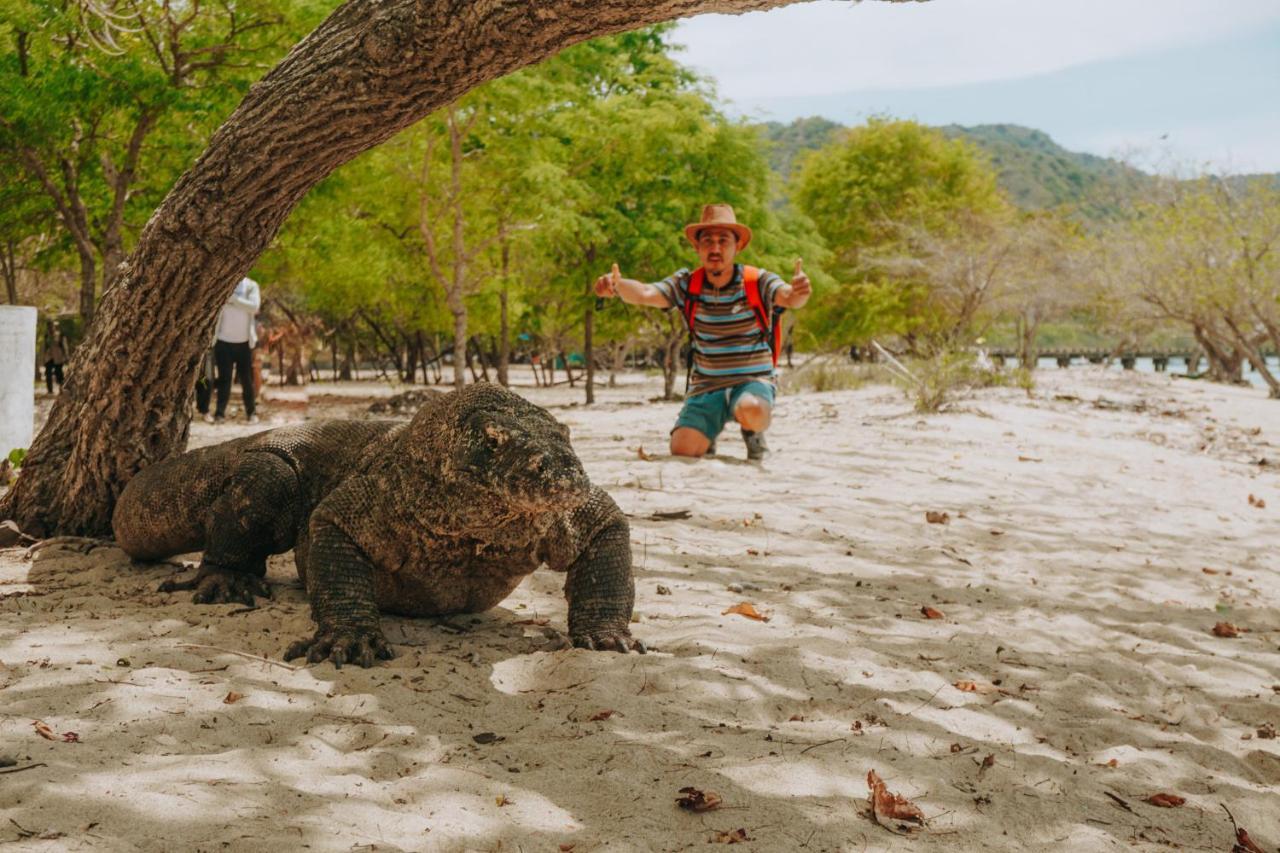 Komodoku One Love Homestay And Tour Labuan Bajo Kültér fotó