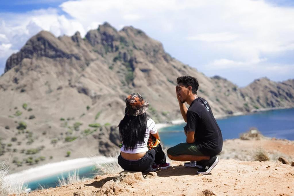 Komodoku One Love Homestay And Tour Labuan Bajo Kültér fotó