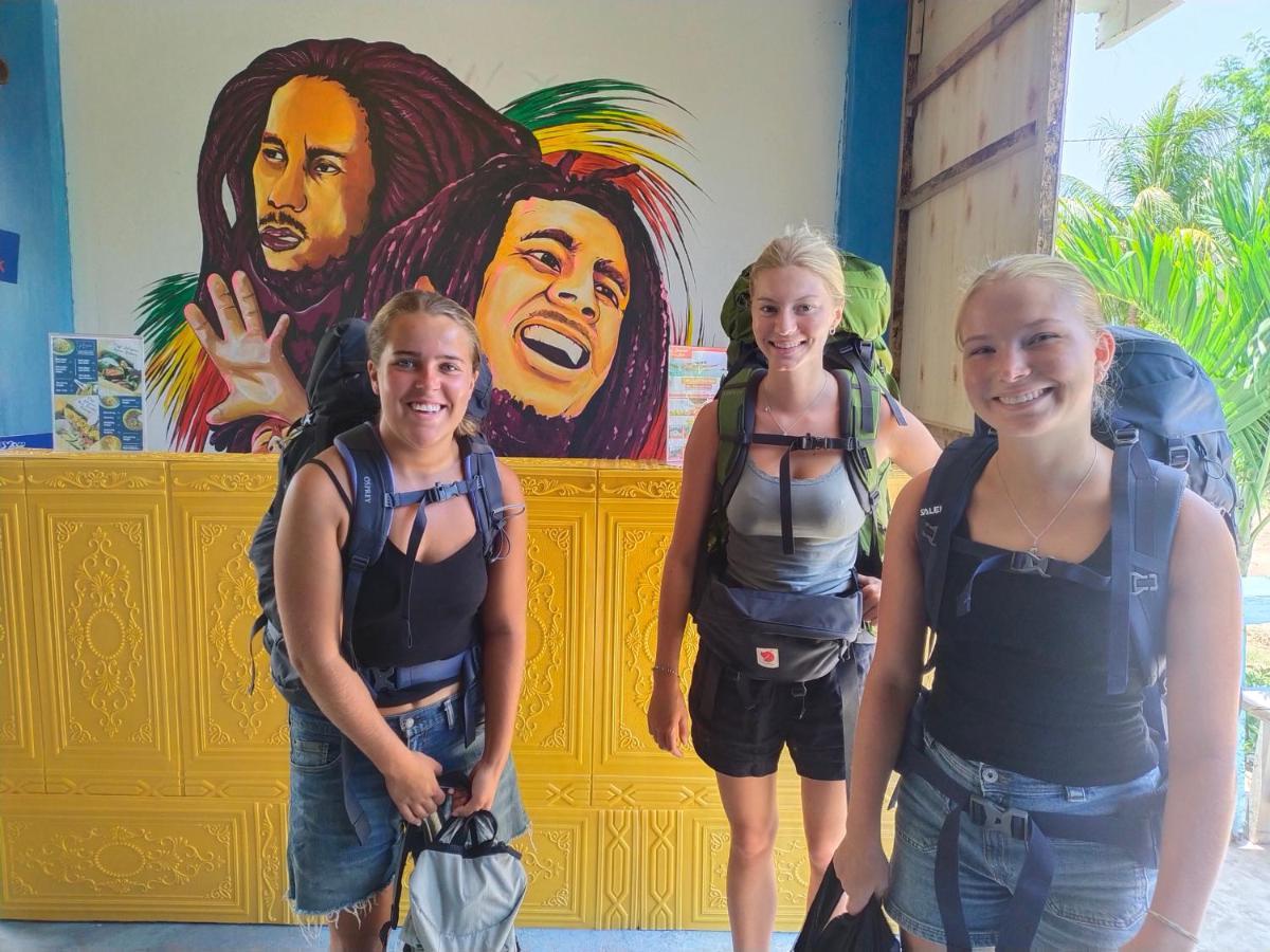 Komodoku One Love Homestay And Tour Labuan Bajo Kültér fotó