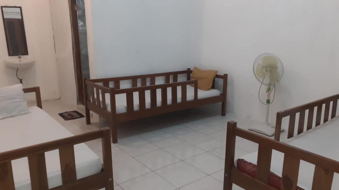 Komodoku One Love Homestay And Tour Labuan Bajo Kültér fotó