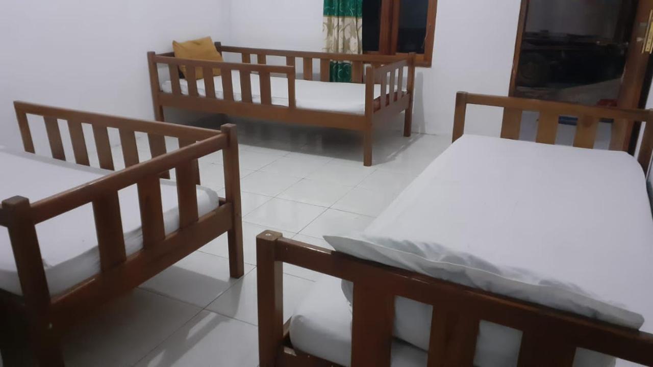 Komodoku One Love Homestay And Tour Labuan Bajo Kültér fotó