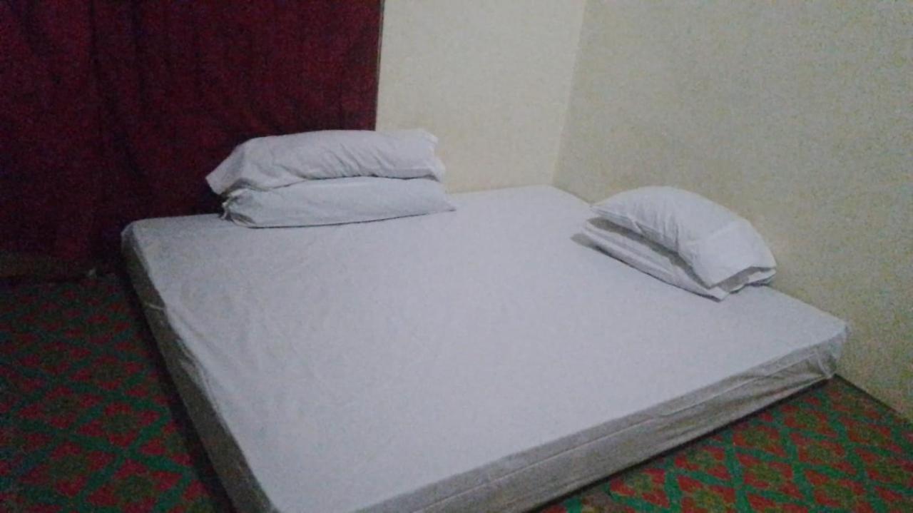 Komodoku One Love Homestay And Tour Labuan Bajo Kültér fotó