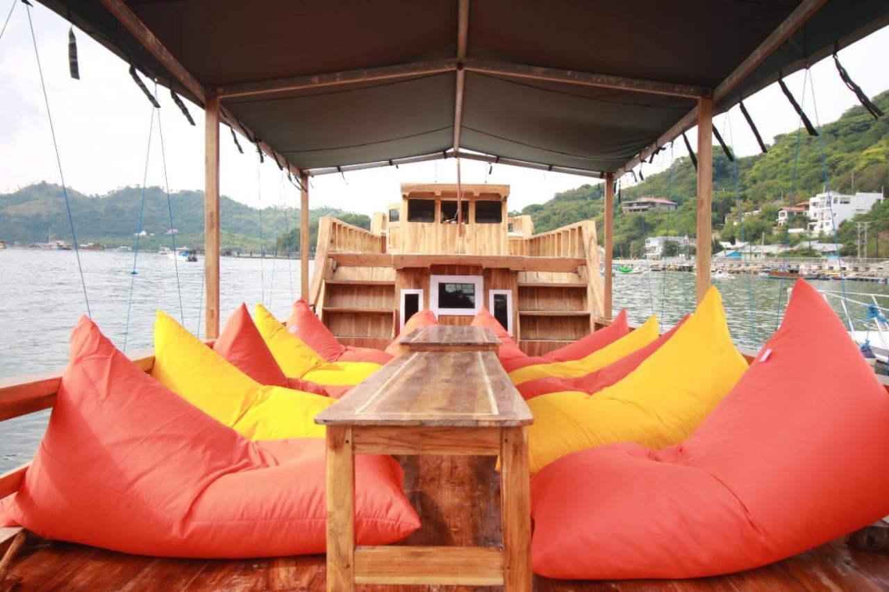 Komodoku One Love Homestay And Tour Labuan Bajo Kültér fotó