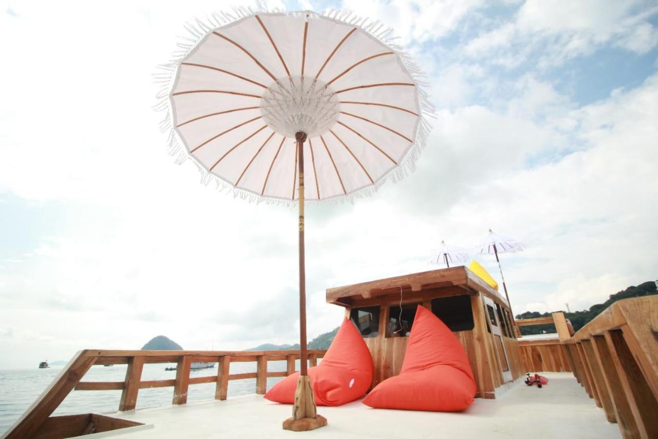 Komodoku One Love Homestay And Tour Labuan Bajo Kültér fotó