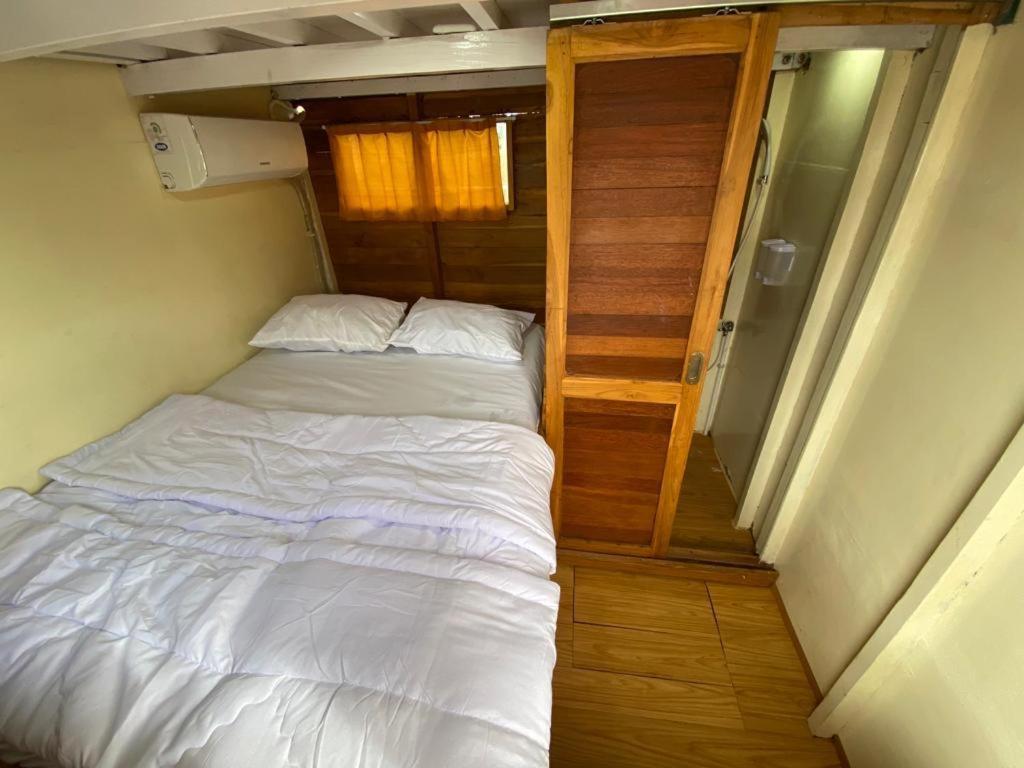 Komodoku One Love Homestay And Tour Labuan Bajo Kültér fotó