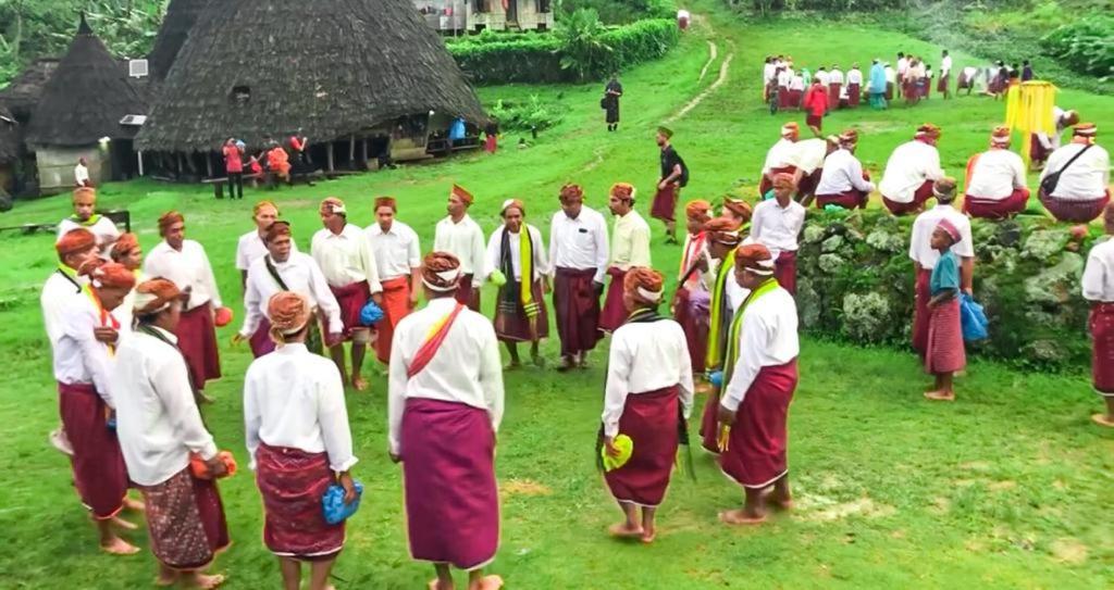Komodoku One Love Homestay And Tour Labuan Bajo Kültér fotó