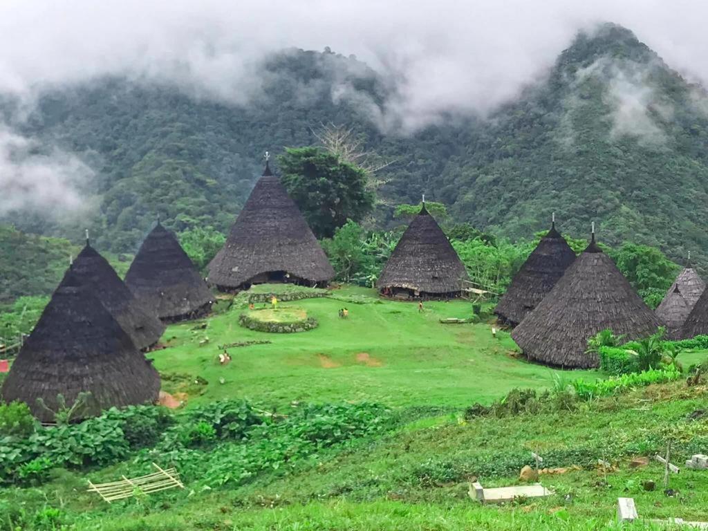 Komodoku One Love Homestay And Tour Labuan Bajo Kültér fotó